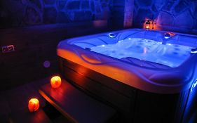 DW Pod Jaworami - jacuzzi, sauna na wyłączność, latem basen podgrzewany